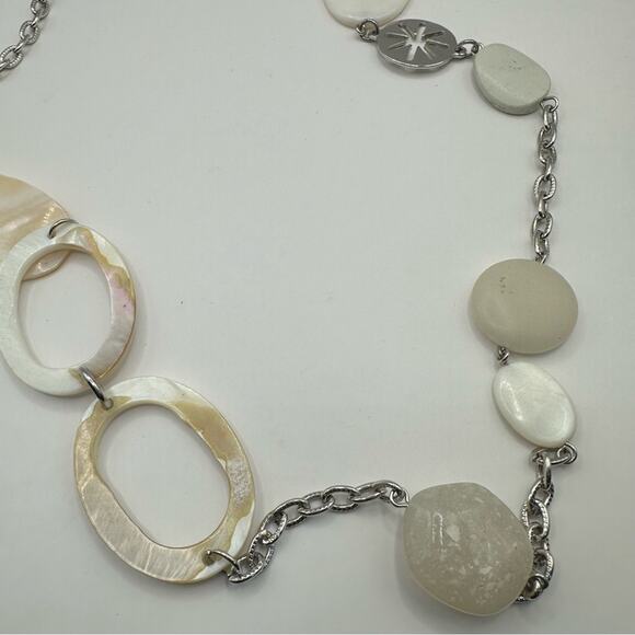 C 1946 Vintage Necklace Silver tone cream long chain necklace minimalist VTG - Picture 3 of 10